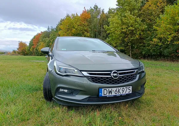 samochody osobowe Opel Astra cena 53400 przebieg: 77000, rok produkcji 2017 z Wrocław